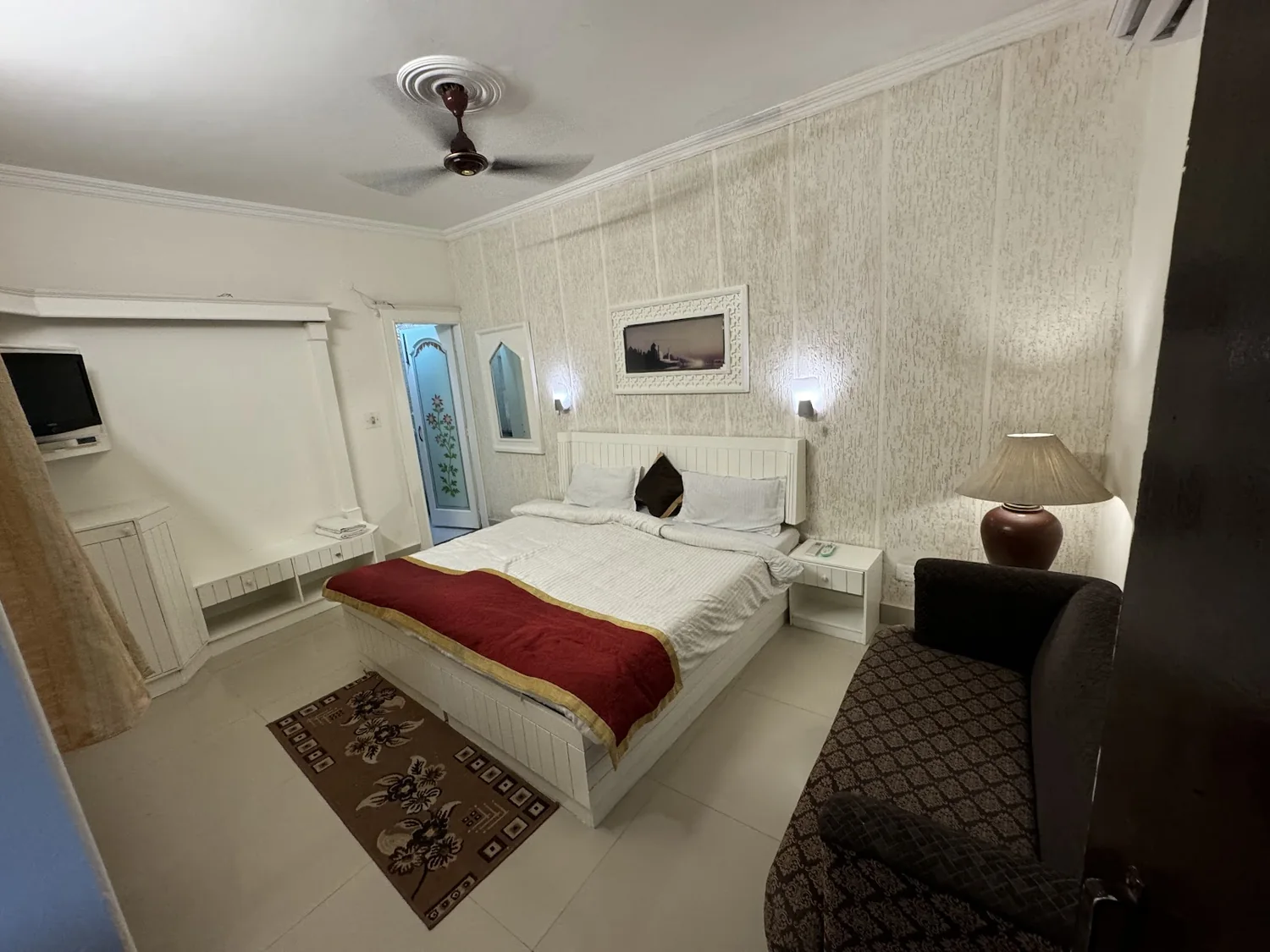 Double room with seating